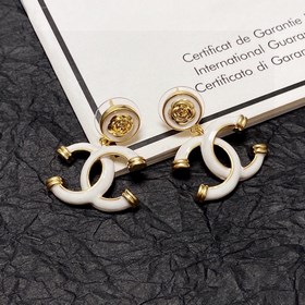Chanel Сережки-гвоздики с черно-белым двойным C-образным элемент