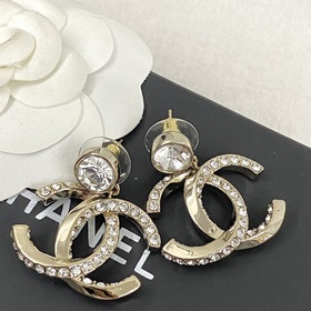 Новинка дня】Код E23140  0257820 Популярные серьги Chanel. Новинк