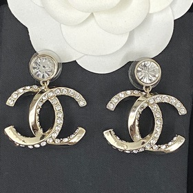 Новинка дня】Код E23140  0257820 Популярные серьги Chanel. Новинк