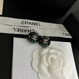 Chanel Б/у Серьги в стиле Chanel не нуждаются в представлении. Ка