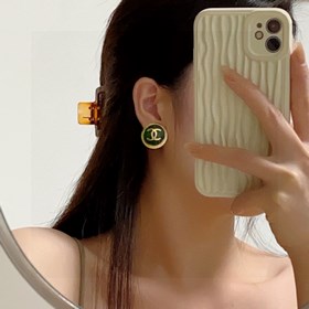 Новая модель Chanel осенне-зимняя коллекция, подержанные серьги-г