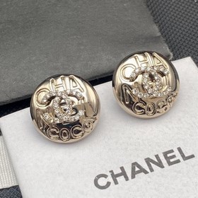 Официальный сайт продает популярные модели. Новая версия Chanel с