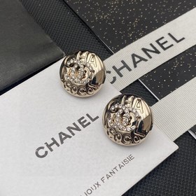 Официальный сайт продает популярные модели. Новая версия Chanel с