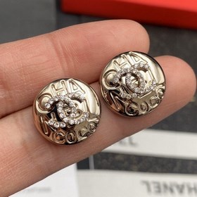 Официальный сайт продает популярные модели. Новая версия Chanel с