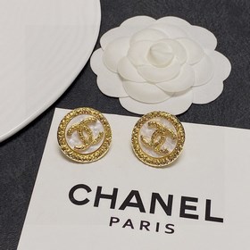 Рекомендуемое на Xiaohongshu： популярная новинка Chanel в стиле в