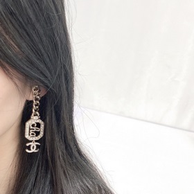 Код E2339 0267825 Популярные серьги Chanel. Новинка. Chanel 23 Се