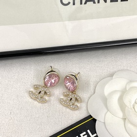 Код E2337 0247825 Популярные серьги Chanel. Новинка. CHAN 23 Серь