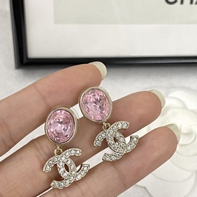 Код E2337 0247825 Популярные серьги Chanel. Новинка. CHAN 23 Серь