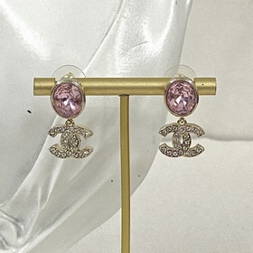 Код E2337 0247825 Популярные серьги Chanel. Новинка. CHAN 23 Серь