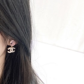 Код E2337 0247825 Популярные серьги Chanel. Новинка. CHAN 23 Серь