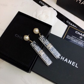 Z-модель, CHANEL, акриловые серьги новой модели, элегантный изыск