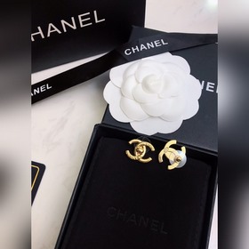 Chanel 2023 год, новинка, синхронный выпуск в магазинах, серьги-г