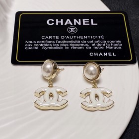 Новые модели от CHANEl, синхронно представленные в магазинах. Нов