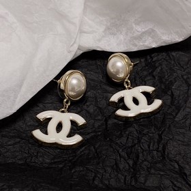 Новые модели от CHANEl, синхронно представленные в магазинах. Нов