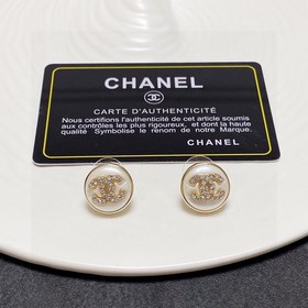 Chanel милые серьги в лаконичном стиле. Эти серьги действительно