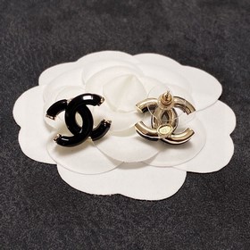 Серьги Chanel, черные, прозрачные. Модели Chanel не нуждаются в п