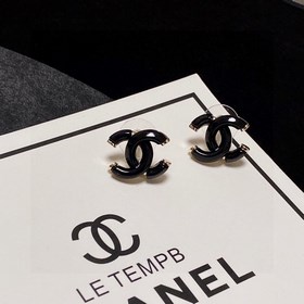 Серьги Chanel, черные, прозрачные. Модели Chanel не нуждаются в п