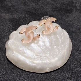 Серьги Chanel, нежно-розовые, прозрачные. Модели Chanel не нуждаю