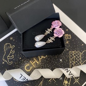 Chanel подержанные серьги. Модели Chanel не нуждаются в представл