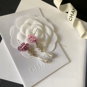 Chanel подержанные серьги. Модели Chanel не нуждаются в представл