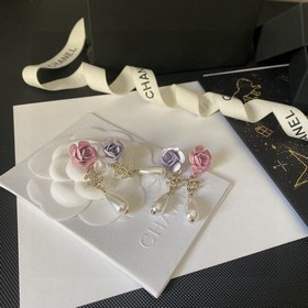 Chanel подержанные серьги. Модели Chanel не нуждаются в представл