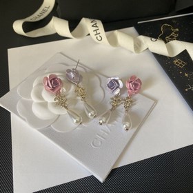 Chanel подержанные серьги. Модели Chanel не нуждаются в представл