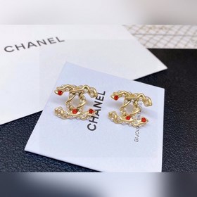 Новые сережки-гвоздики CHANEL с двойным символом «C» из латуни, с