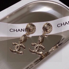 Реальные фотографии. В наличии высококачественные серьги CHANEL с
