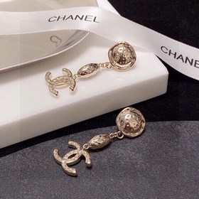 Реальные фотографии. В наличии высококачественные серьги CHANEL с