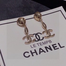 Реальные фотографии. В наличии высококачественные серьги CHANEL с