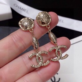 Реальные фотографии. В наличии высококачественные серьги CHANEL с