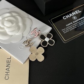 Chanel Б/у Буквы Серьги виде букв от Chanel не нуждаются в предст