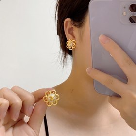 Новые серьги Chanel с двойным C-образным узором. Эти серьги дейст
