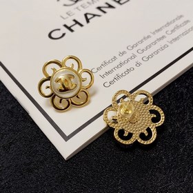 Новые серьги Chanel с двойным C-образным узором. Эти серьги дейст
