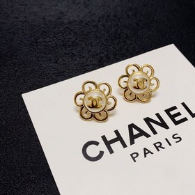 Новые серьги Chanel с двойным C-образным узором. Эти серьги дейст