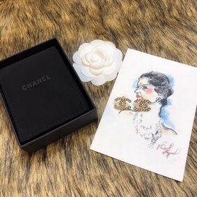 Chanel 22 года, новая модель сережек ранней весны, точная копия в