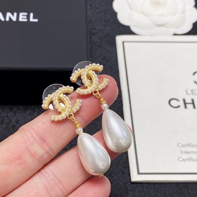 Новинка 2023 года [Chanel] Серьги-подвески в форме жемчужных капе