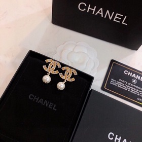 Chanel светло-золотистые серьги, следующие последним тенденциям р