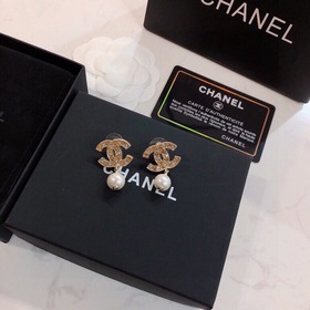 Chanel светло-золотистые серьги, следующие последним тенденциям р