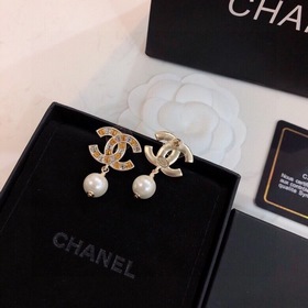Chanel светло-золотистые серьги, следующие последним тенденциям р