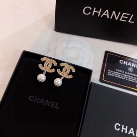Chanel светло-золотистые серьги, следующие последним тенденциям р