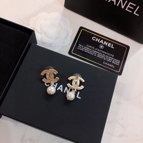 Chanel светло-золотистые серьги, следующие последним тенденциям р