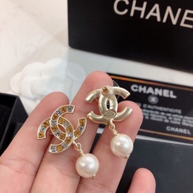 Chanel светло-золотистые серьги, следующие последним тенденциям р