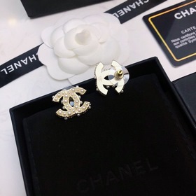 【Chanel】 Серьги-гвоздики, популярная модель от Chanel. Самая высо