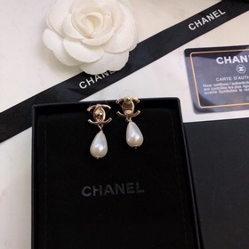 [Chanel] Серьги-гвоздики, популярная модель от Chanel, лучшая вер