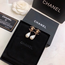 [Chanel] Серьги-гвоздики, популярная модель от Chanel, лучшая вер