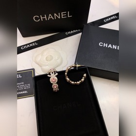 Популярные серьги Chanel, новинка CHANEL23 серьги-гвоздики с драг