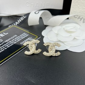 188033 Продажа популярных товаров на официальном сайте Chanel. Но