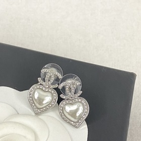 Код E2322 0247825 Популярные серьги Chanel. Новинка. CHAN 23 Серь