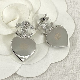 Код E2322 0247825 Популярные серьги Chanel. Новинка. CHAN 23 Серь